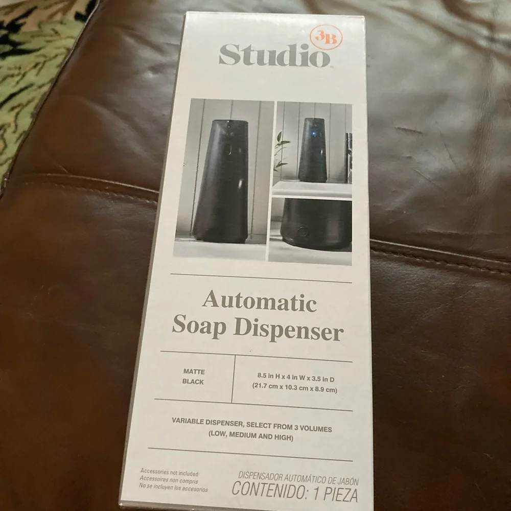 NIB Studio 3B Finch Black Automatic Soap Dispenser 10oz